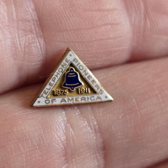 Vintage pin Telephone Pioneers of America triangle telecom telecommunications - Picture 6 of 9